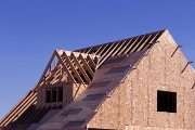 Le haut d'une maison en construction