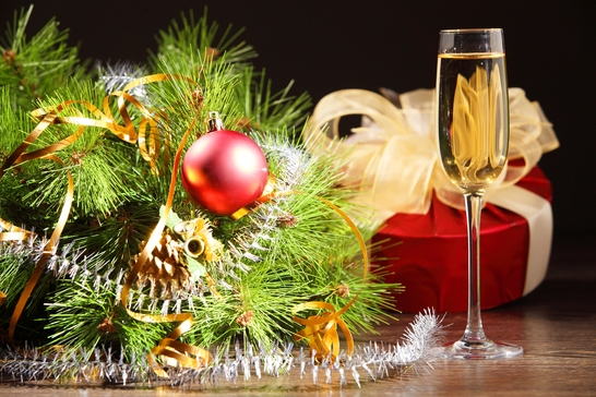 Comment préparer le réveillon de Noël, les décos à la mode et à petit prix